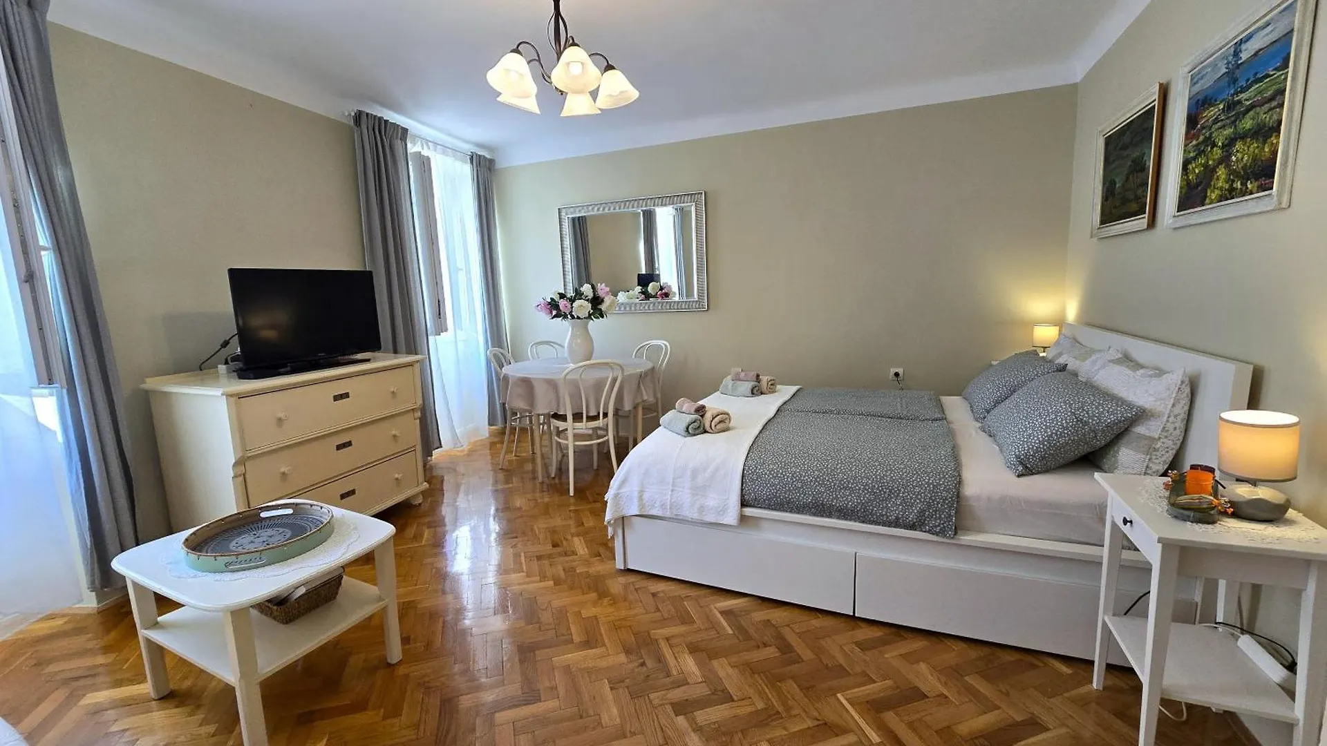 Seven - Two-Bedroom Apartment Rovinj